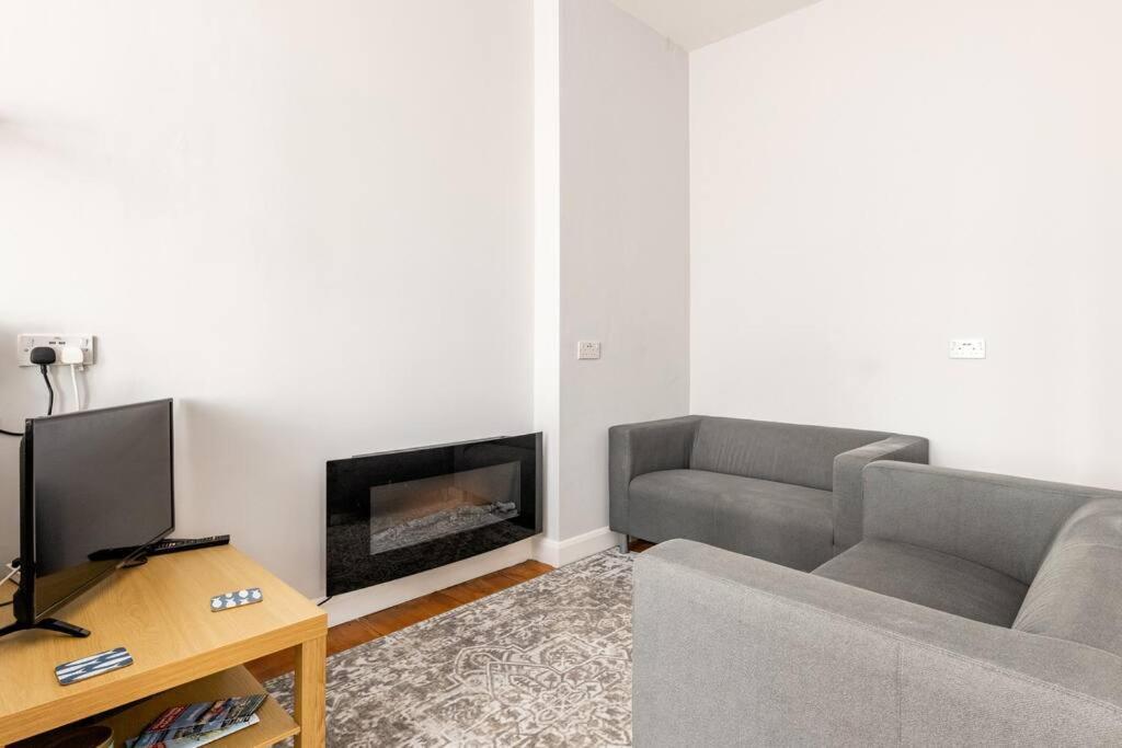 The Hideaway, Family Apartment Close To The Beach. ペイントン エクステリア 写真