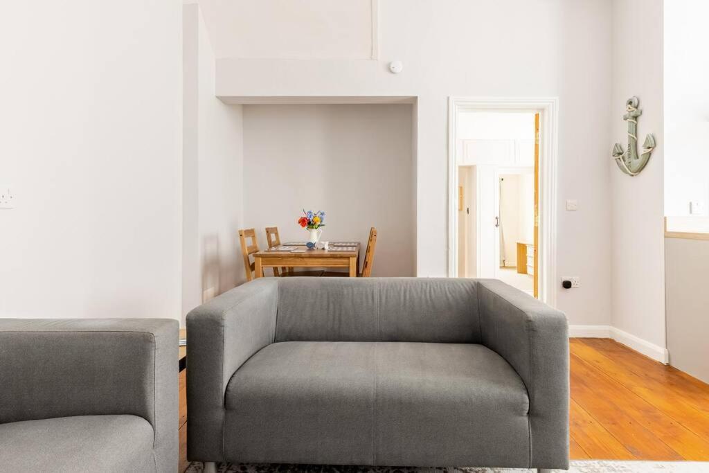 The Hideaway, Family Apartment Close To The Beach. ペイントン エクステリア 写真