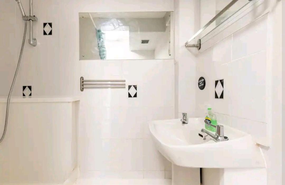 The Hideaway, Family Apartment Close To The Beach. ペイントン エクステリア 写真