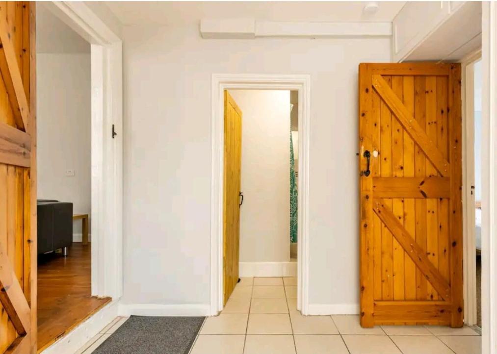 The Hideaway, Family Apartment Close To The Beach. ペイントン エクステリア 写真